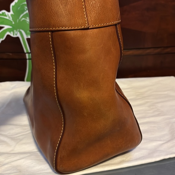 Dooney & Bourke Genuine Florentine Vacchieta Leather Shoulder Bag Logo Clip - Picture 11 of 15